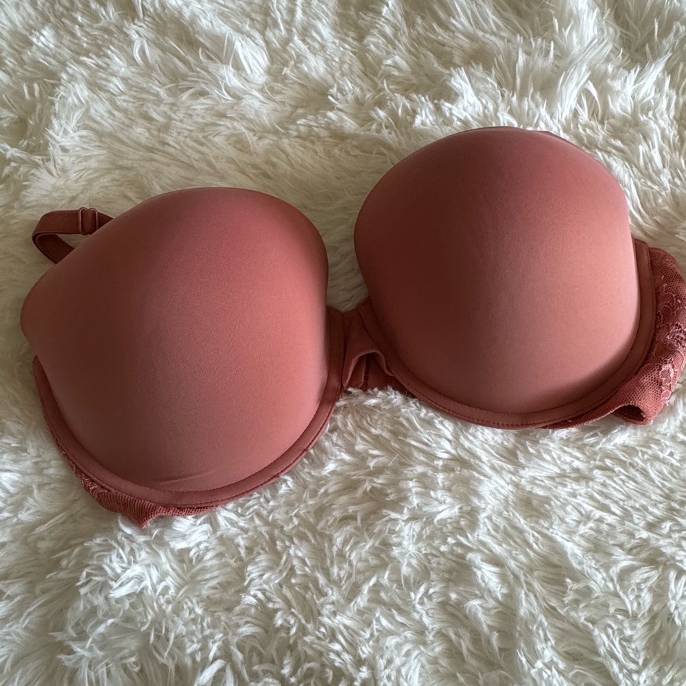 Victoria Secret push up bra new with tag. Size 36D3 with underwire.